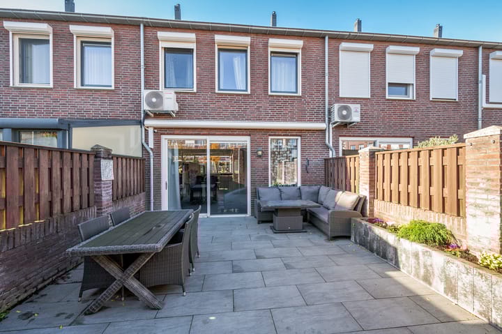 Foto 5 van Vrouw Traasstraat 17