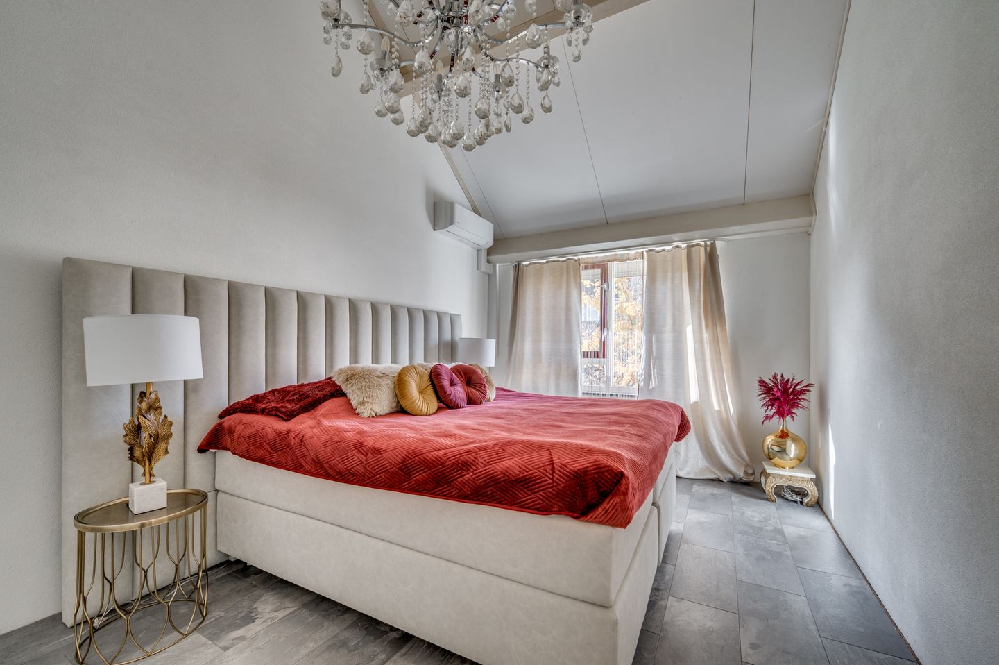 Foto 35 van Vrouw Traasstraat 17