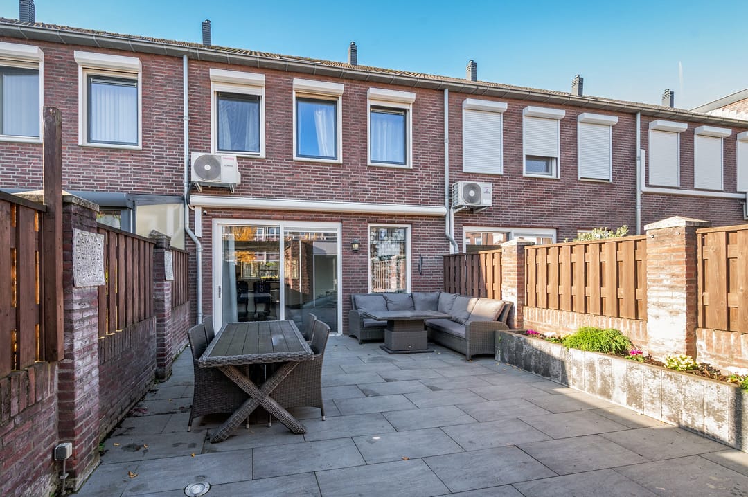 Foto 37 van Vrouw Traasstraat 17