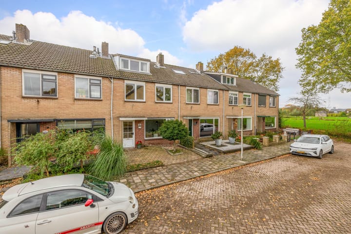 Photo 38 of Pinksterbloemstraat 9