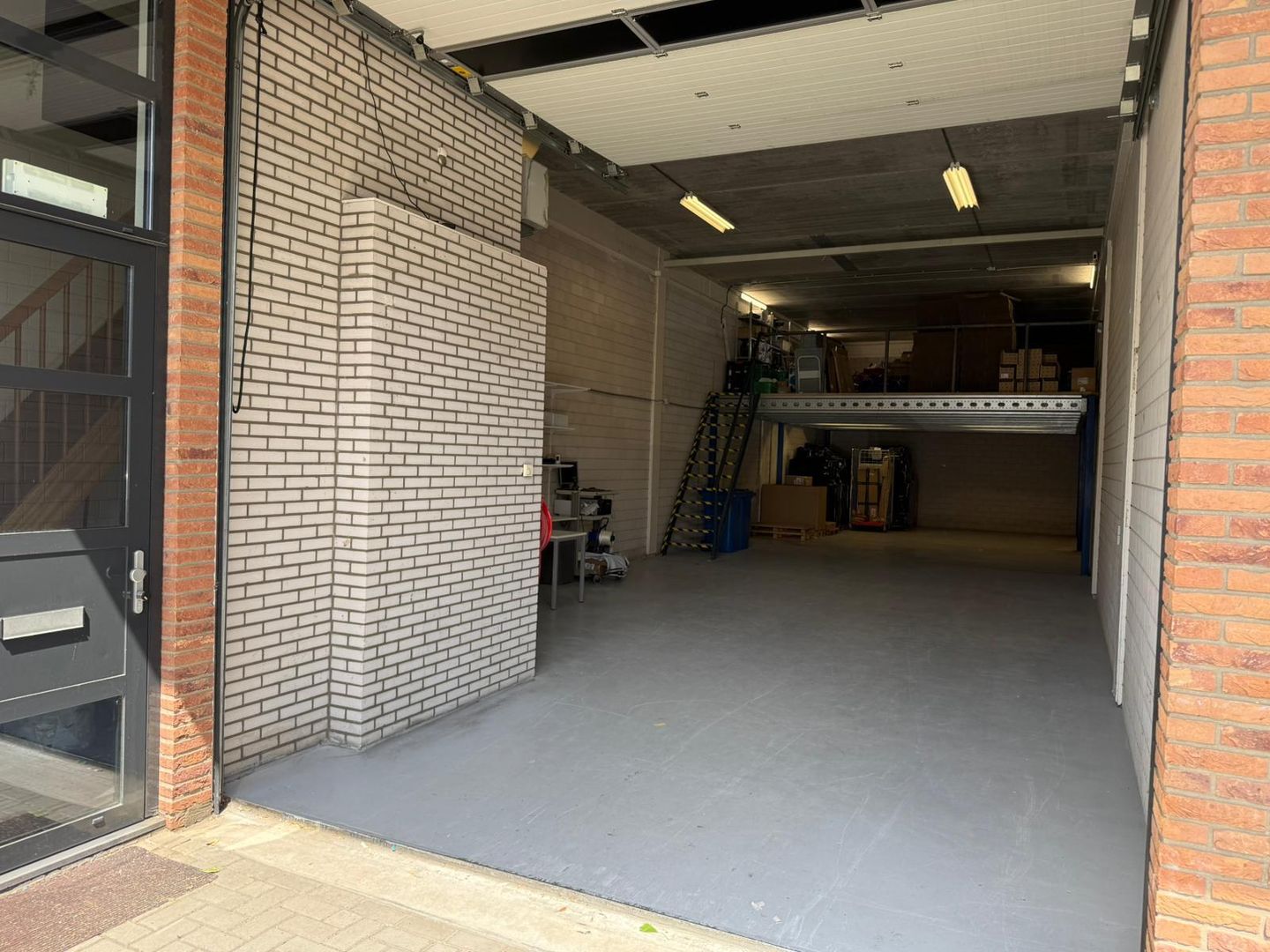 Bekijk foto 1 van Laan van Waalhaven 139-A