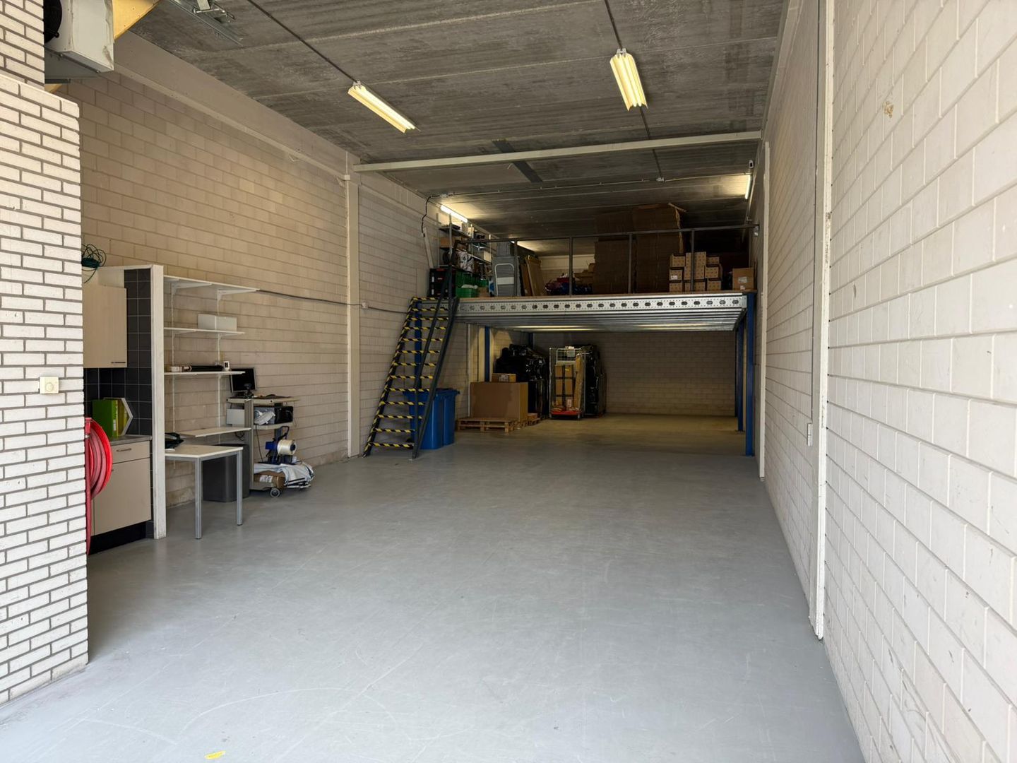 Bekijk foto 2 van Laan van Waalhaven 139-A