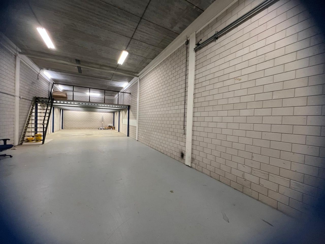 Bekijk foto 3 van Laan van Waalhaven 139-A