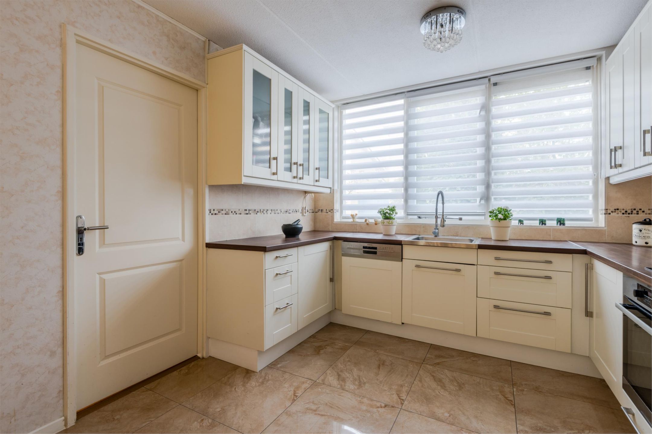 Photo 15 of Maurice Chevalierstraat 6