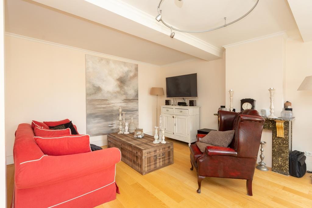 Photo 2 of Noordeinde 62-D