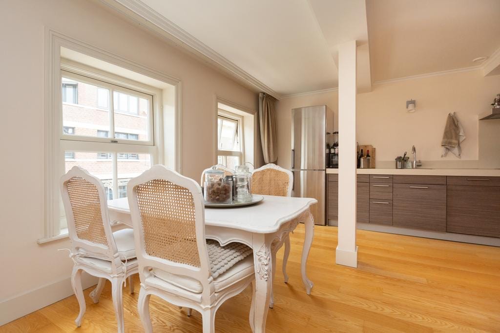 Photo 8 of Noordeinde 62-D