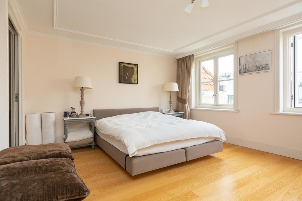 Photo 12 of Noordeinde 62-D