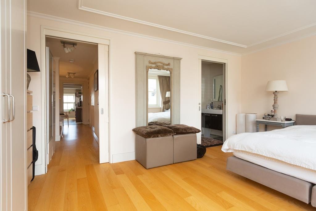 Photo 15 of Noordeinde 62-D