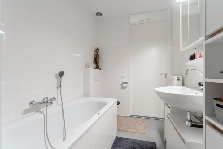 Photo 20 of Abe Lenstrahof 12