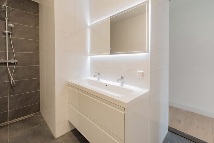 Photo 23 of Doelmanstraat 34-B