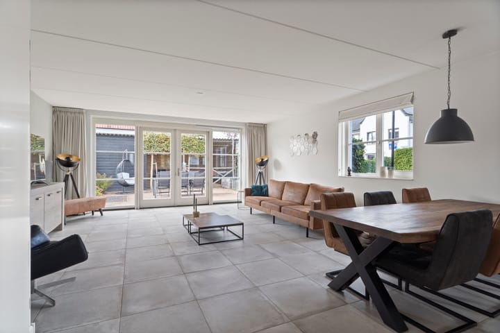 Foto 13 van Charles Wilsonstraat 15