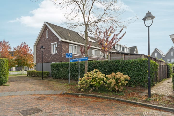 Foto 55 van Charles Wilsonstraat 15