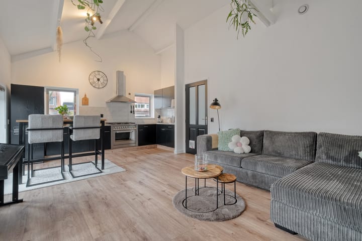 Photo 7 of Kerkplein 32-A