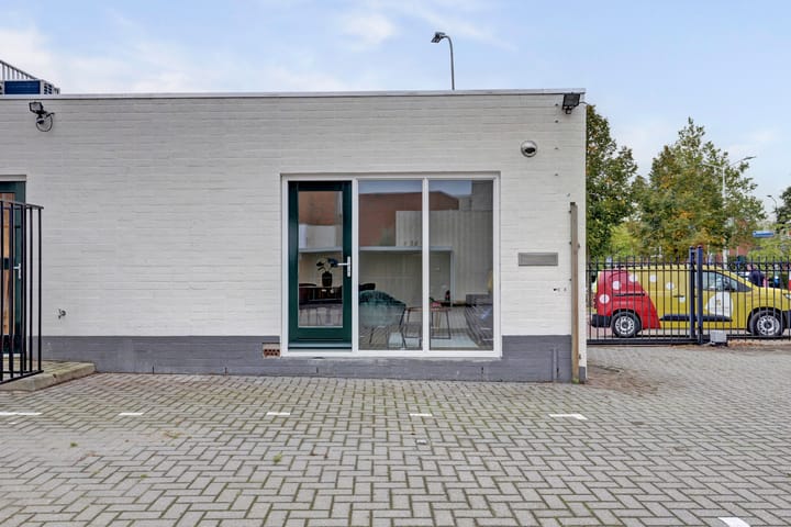 Photo 17 of Westwal 3