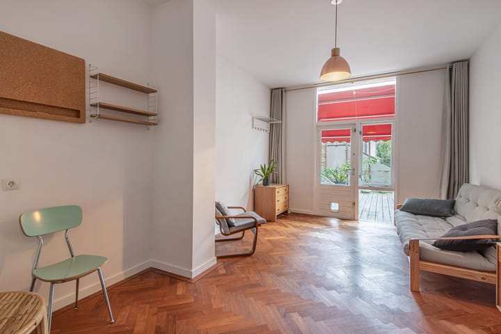 Photo 13 of Eerste Van der Helststraat 1-E