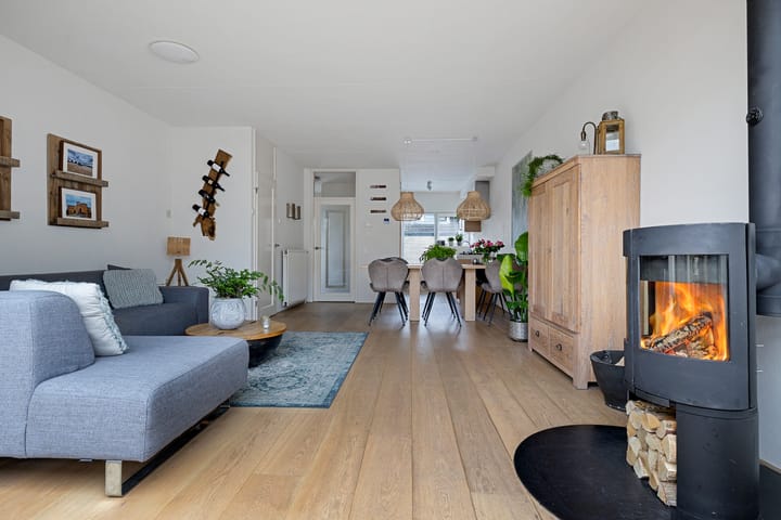 Foto 8 van Regenboog 24