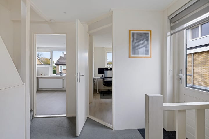 Foto 29 van Regenboog 24