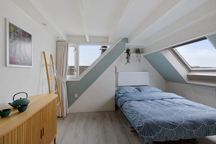 Foto 34 van Regenboog 24