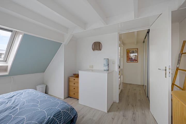 Foto 35 van Regenboog 24