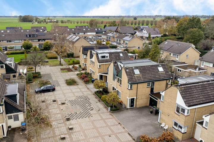 Foto 42 van Regenboog 24