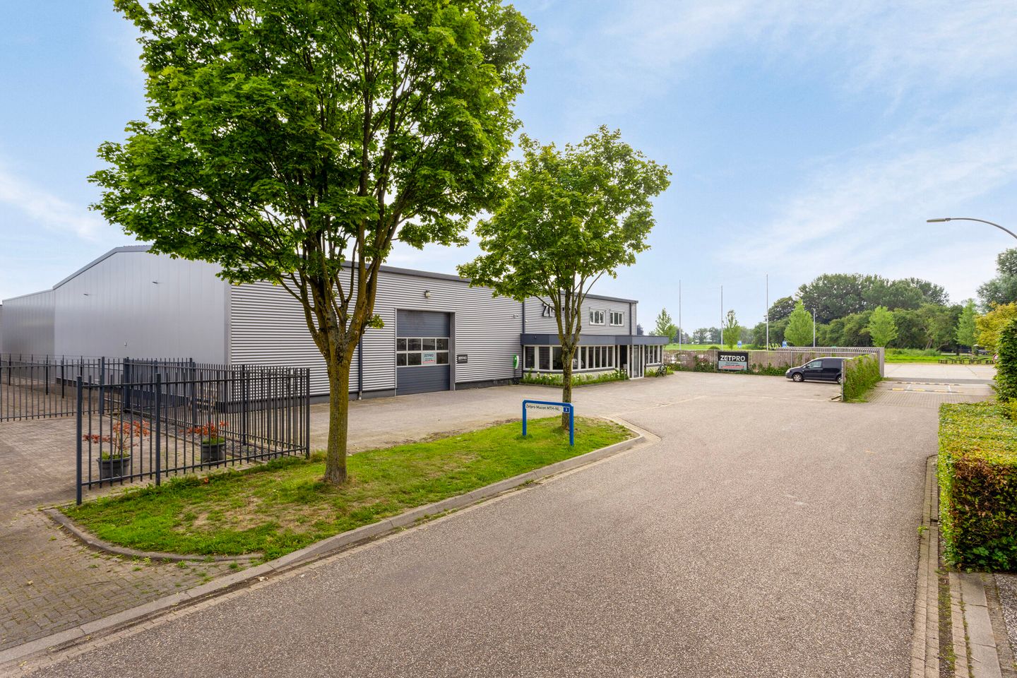 View photo 2 of Ambacht 3