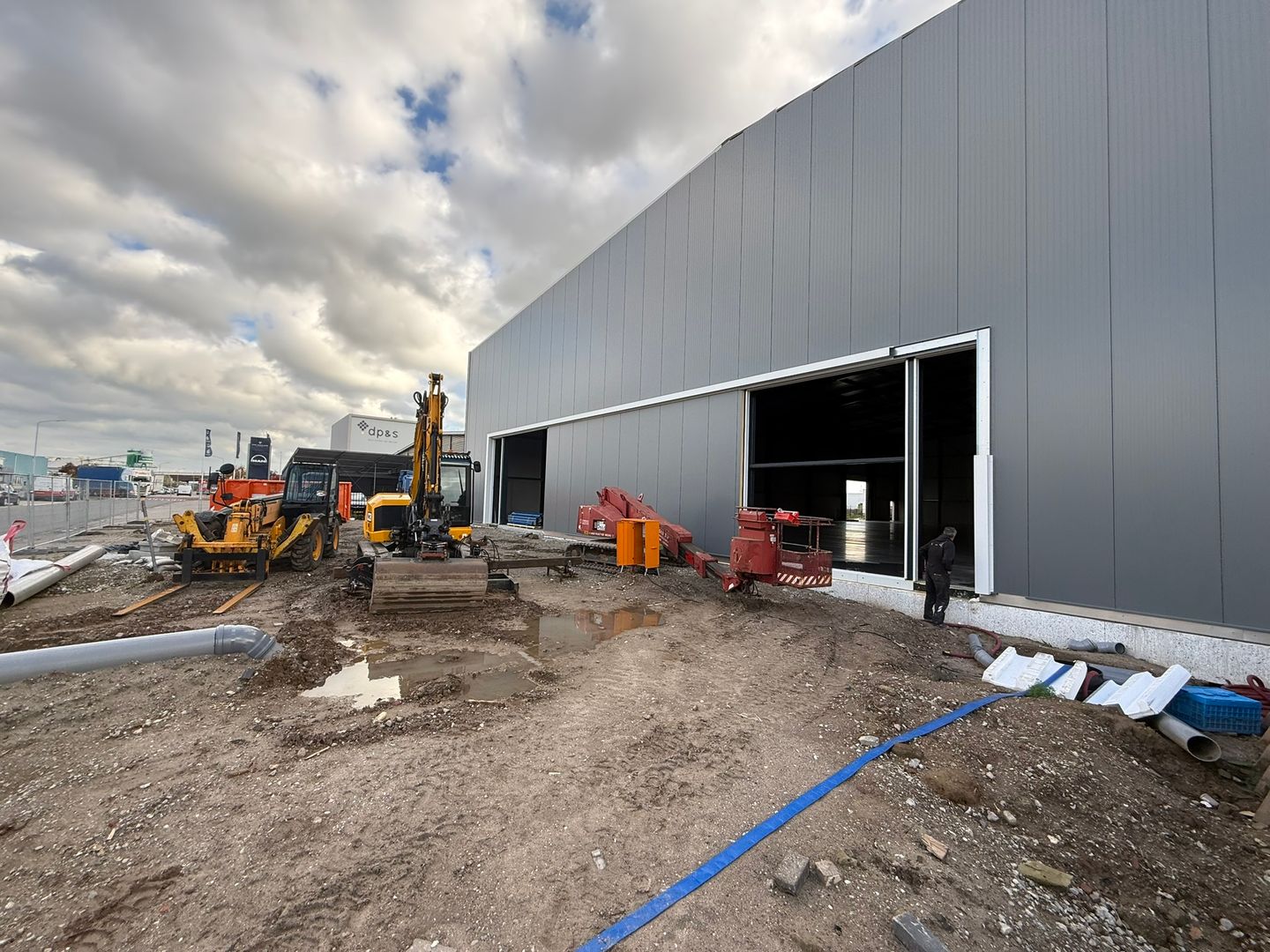 Bekijk foto 2 van Sir Rowland Hillstraat 11