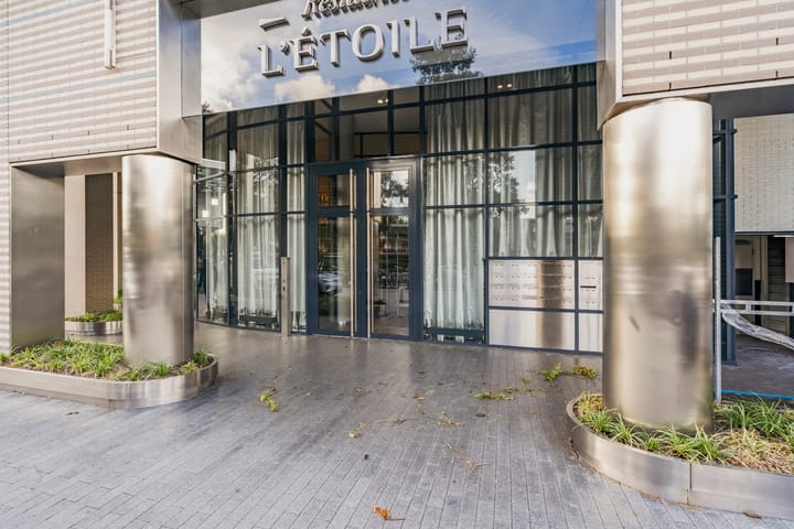 Photo 2 of Van Leijenberghlaan 58