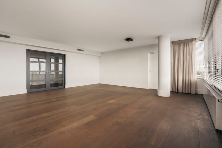 Photo 14 of Van Leijenberghlaan 58