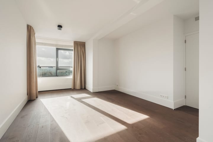 Photo 33 of Van Leijenberghlaan 58