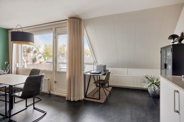 Photo 11 of Leeuwstraat 46