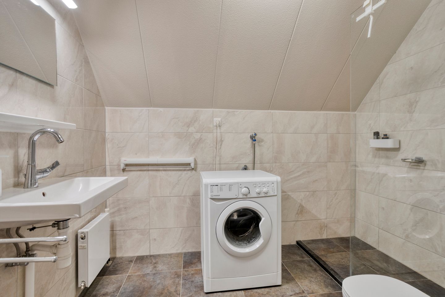 Foto 20 van Leeuwstraat 46