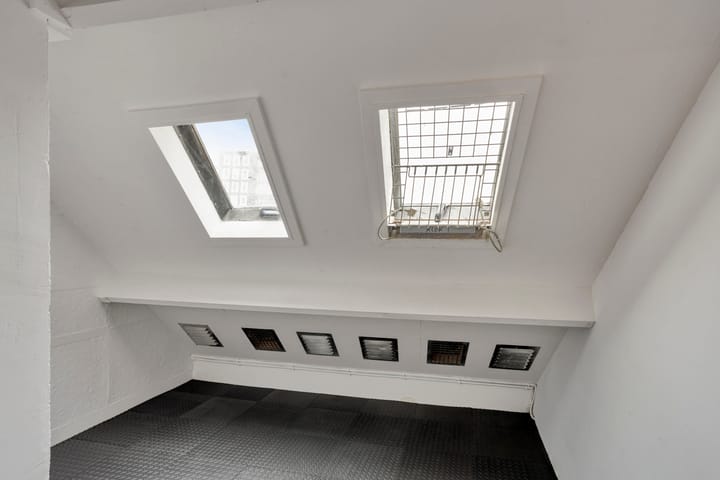 Photo 22 of Leeuwstraat 46