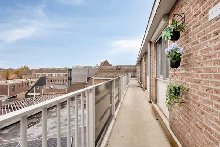 Photo 23 of Leeuwstraat 46