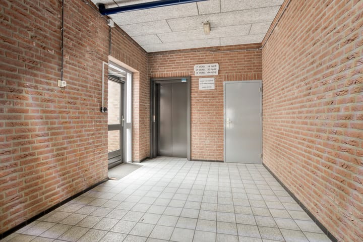 Photo 24 of Leeuwstraat 46