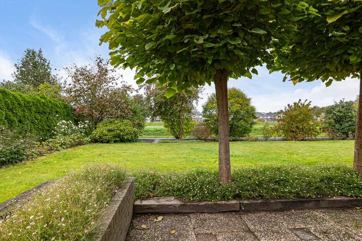 Photo 37 of van Bothnialaan 11