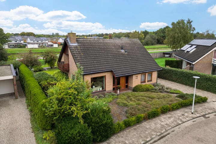 Photo 39 of van Bothnialaan 11