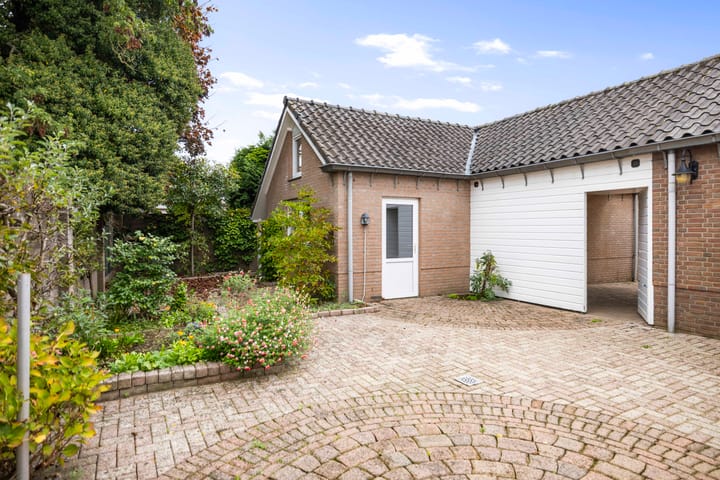 Photo 5 of Burgemeester Bloemersstraat 59