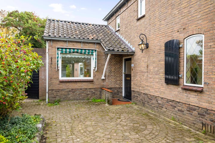 Photo 7 of Burgemeester Bloemersstraat 59