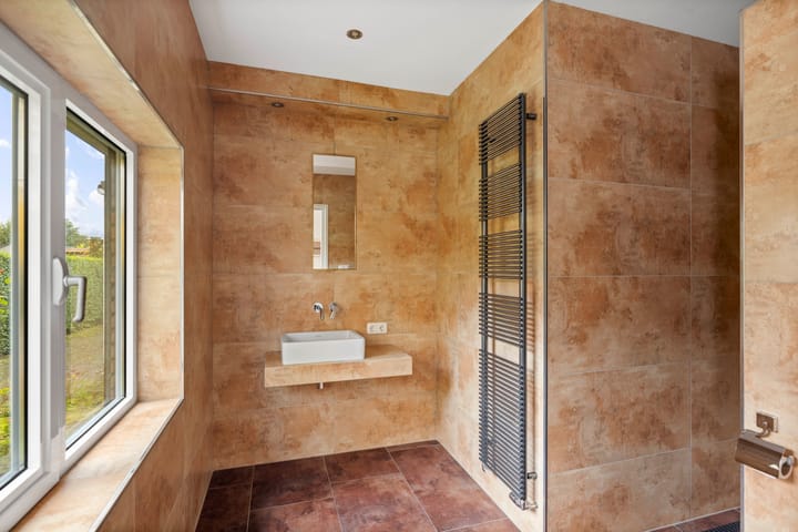 Photo 22 of Burgemeester Bloemersstraat 59