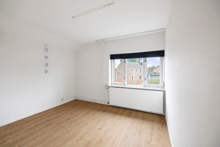 Photo 30 of Burgemeester Bloemersstraat 59