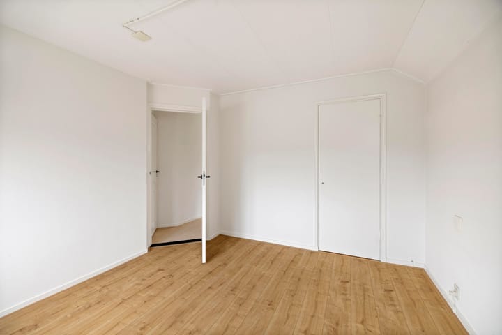 Photo 32 of Burgemeester Bloemersstraat 59