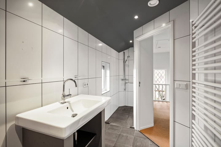 Photo 33 of Burgemeester Bloemersstraat 59