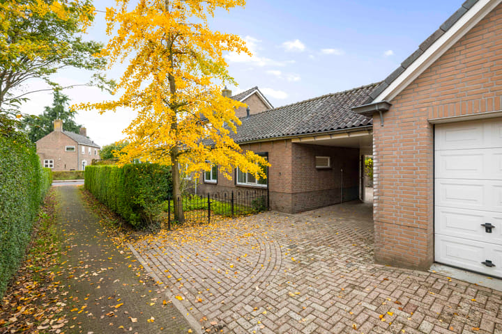 Photo 42 of Burgemeester Bloemersstraat 59