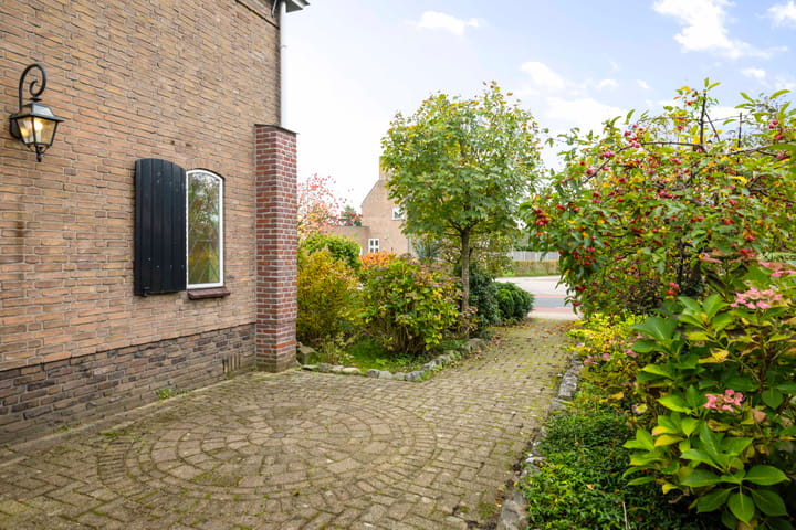 Photo 49 of Burgemeester Bloemersstraat 59