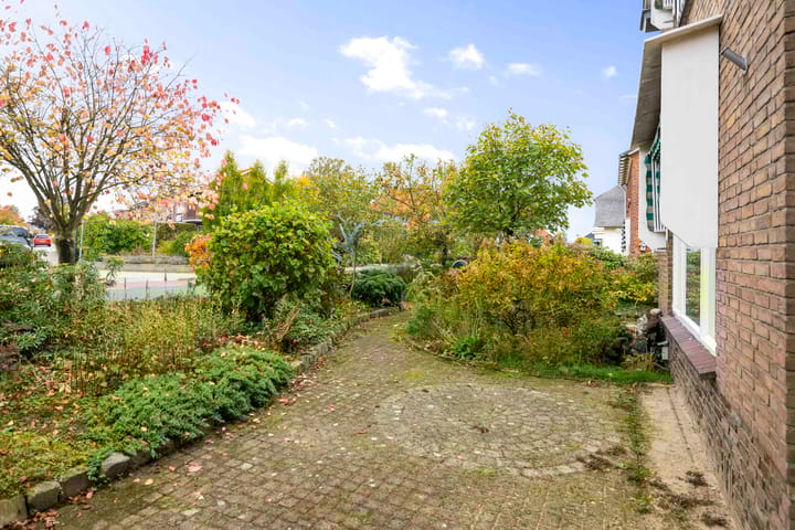 Photo 51 of Burgemeester Bloemersstraat 59