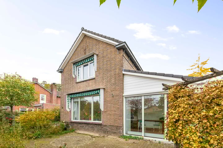 Photo 52 of Burgemeester Bloemersstraat 59