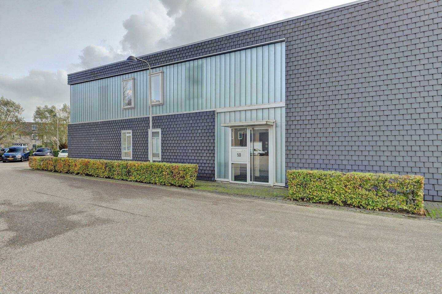 View photo 2 of Schweitzerlaan 48