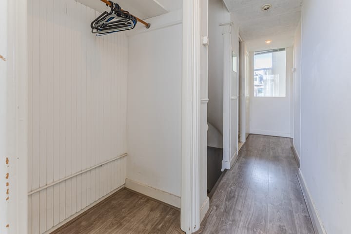 Photo 4 of Nieuwe Langendijk 19