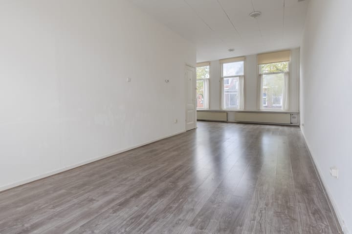 Photo 8 of Nieuwe Langendijk 19