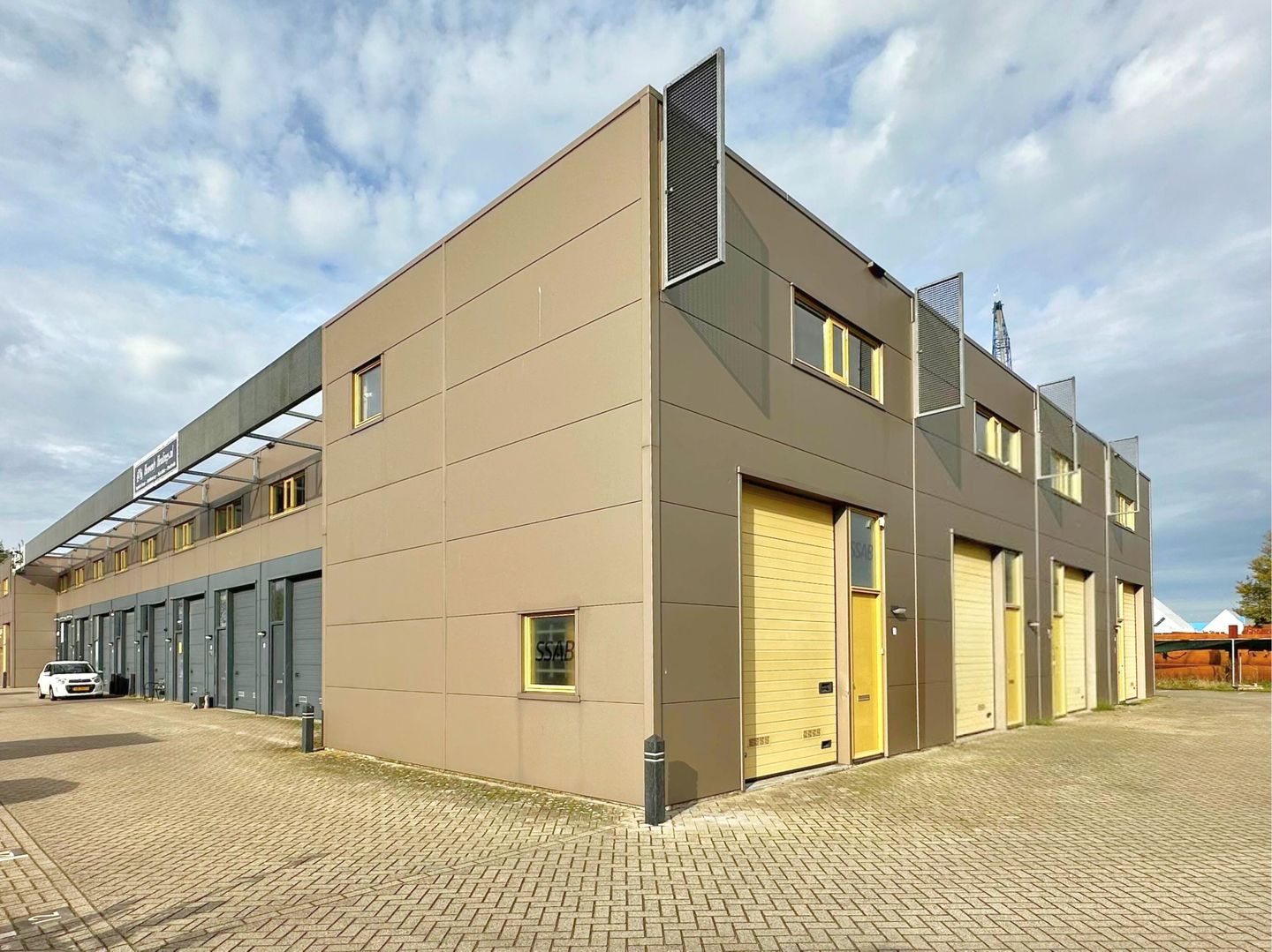 View photo 2 of Magneet 12-A